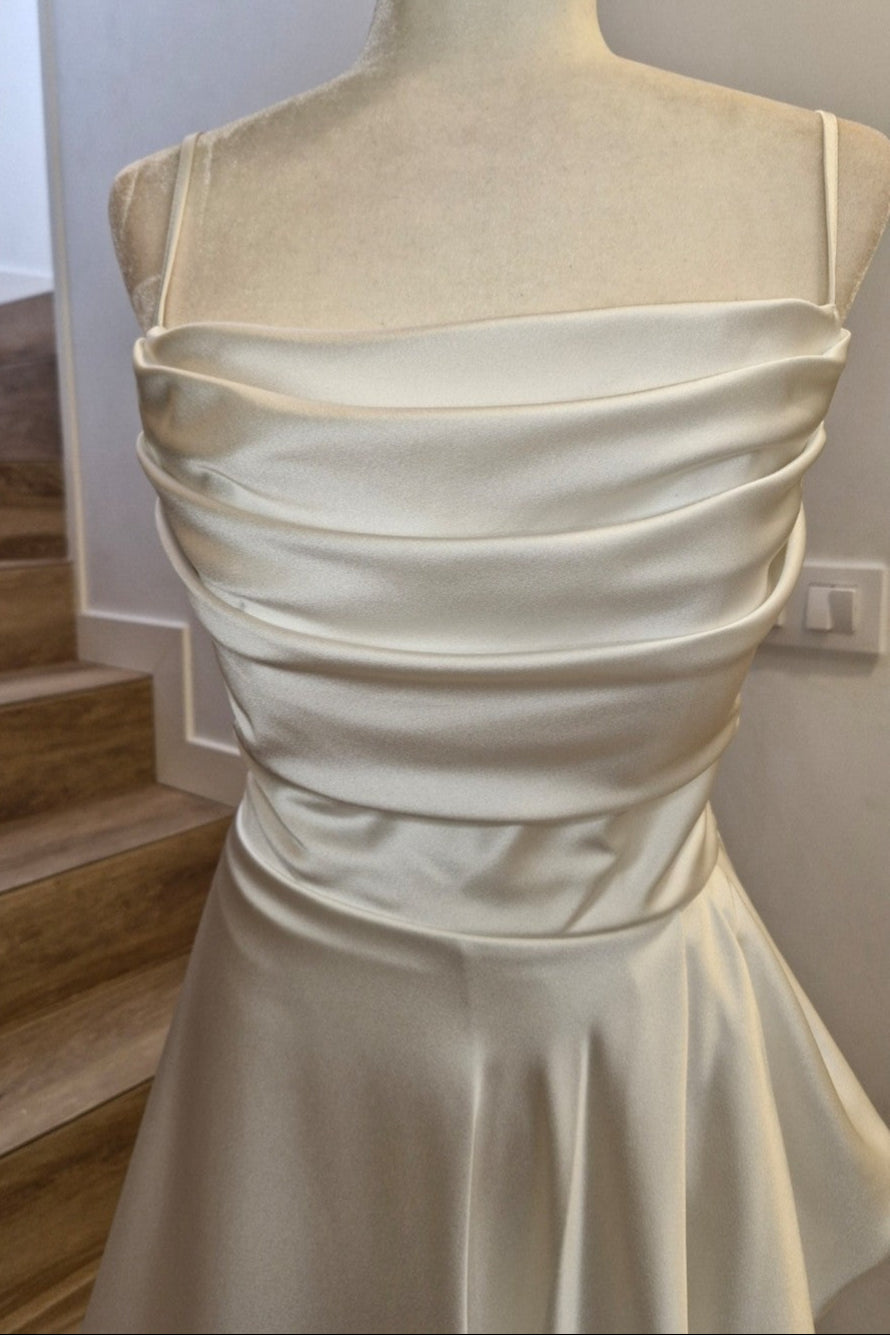 Off-white corset-style wedding dress