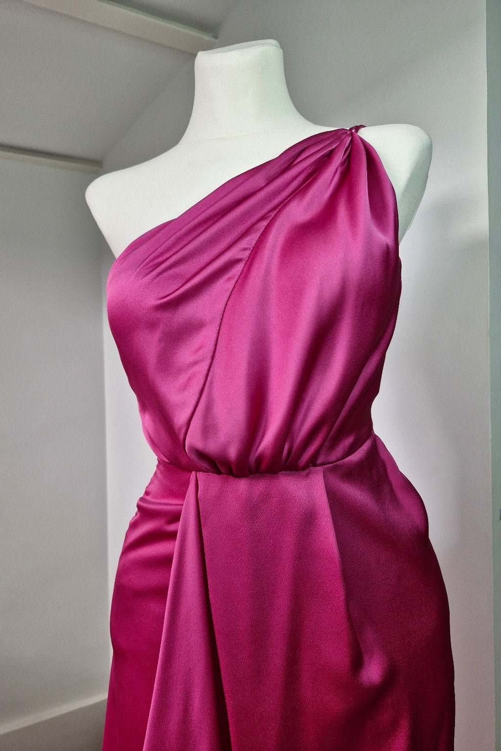 Asymmetrical fuchsia midi dress with ruffle