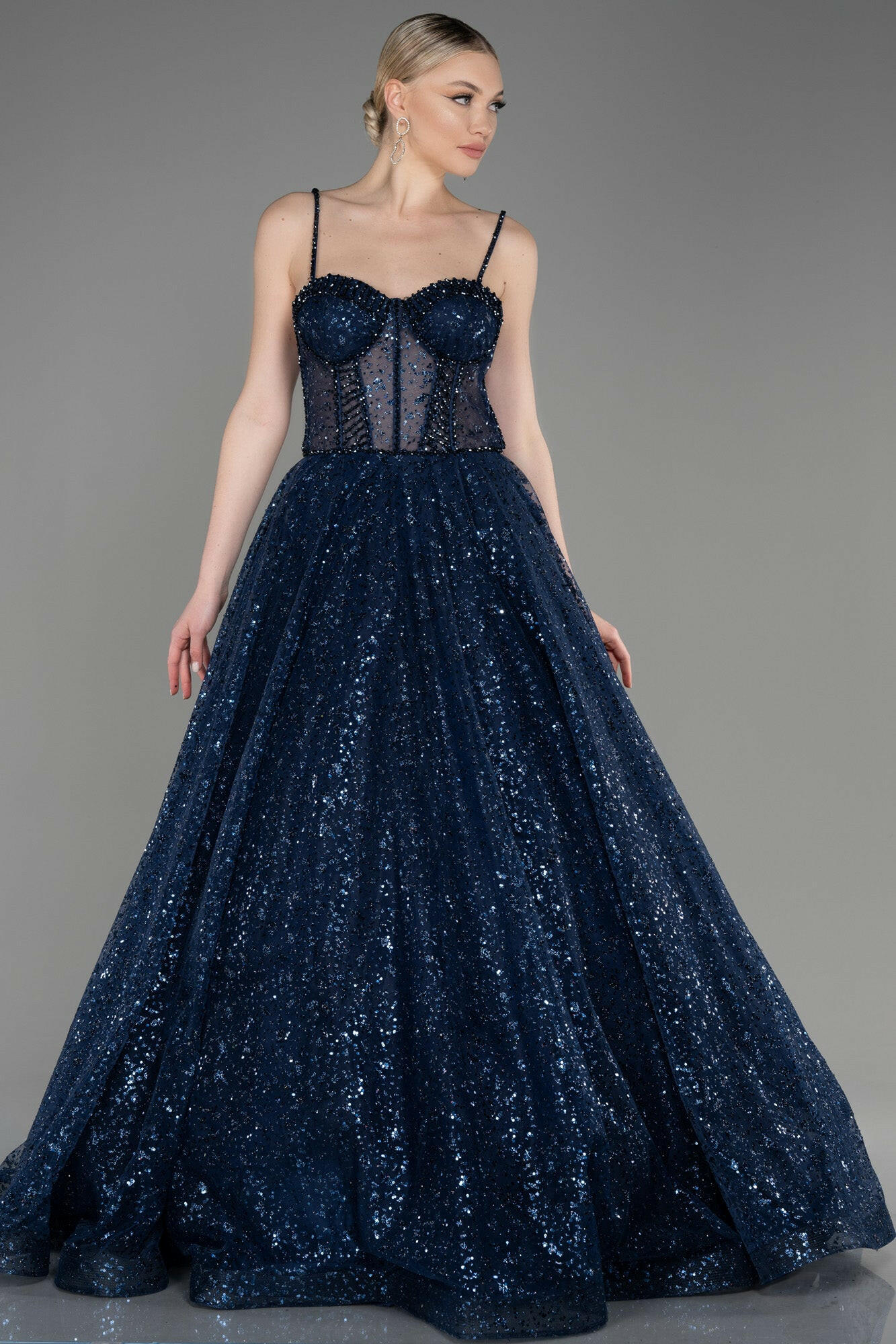 Blue evening dress with corset and tulle fabric