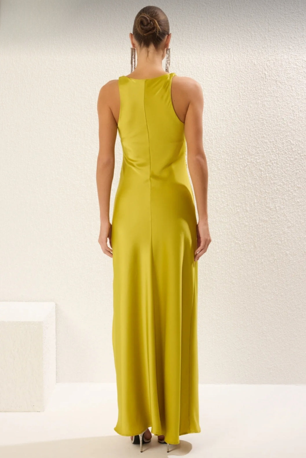 Lime-colored satin long dress with gathering