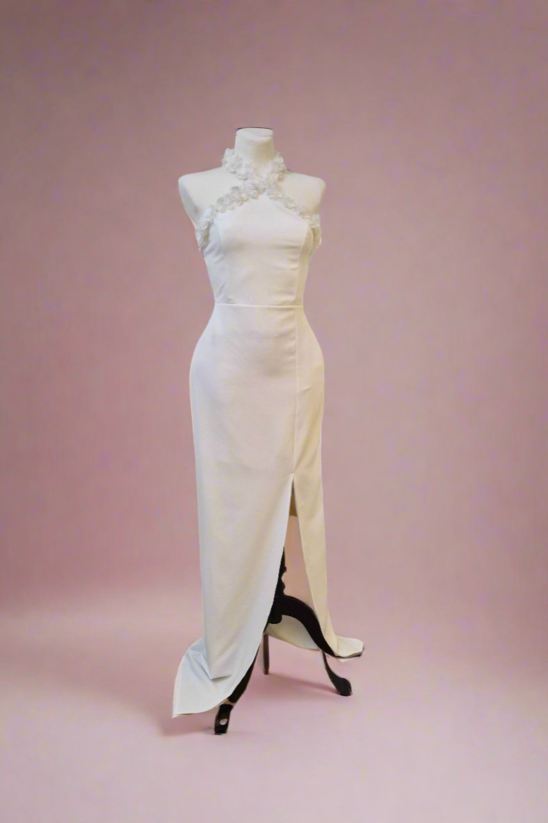 Elegant wedding dress with halter neck and slit