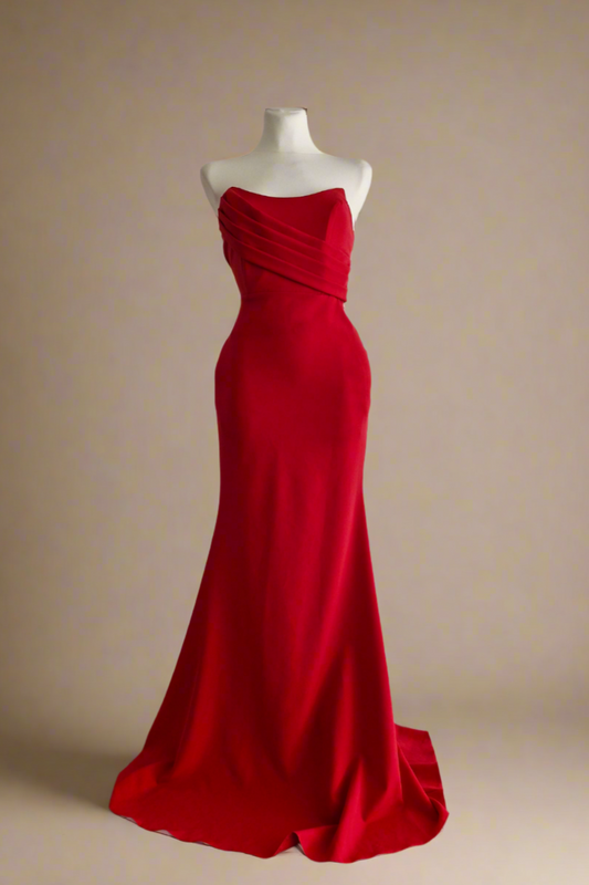 Long red strapless mermaid-cut party dress