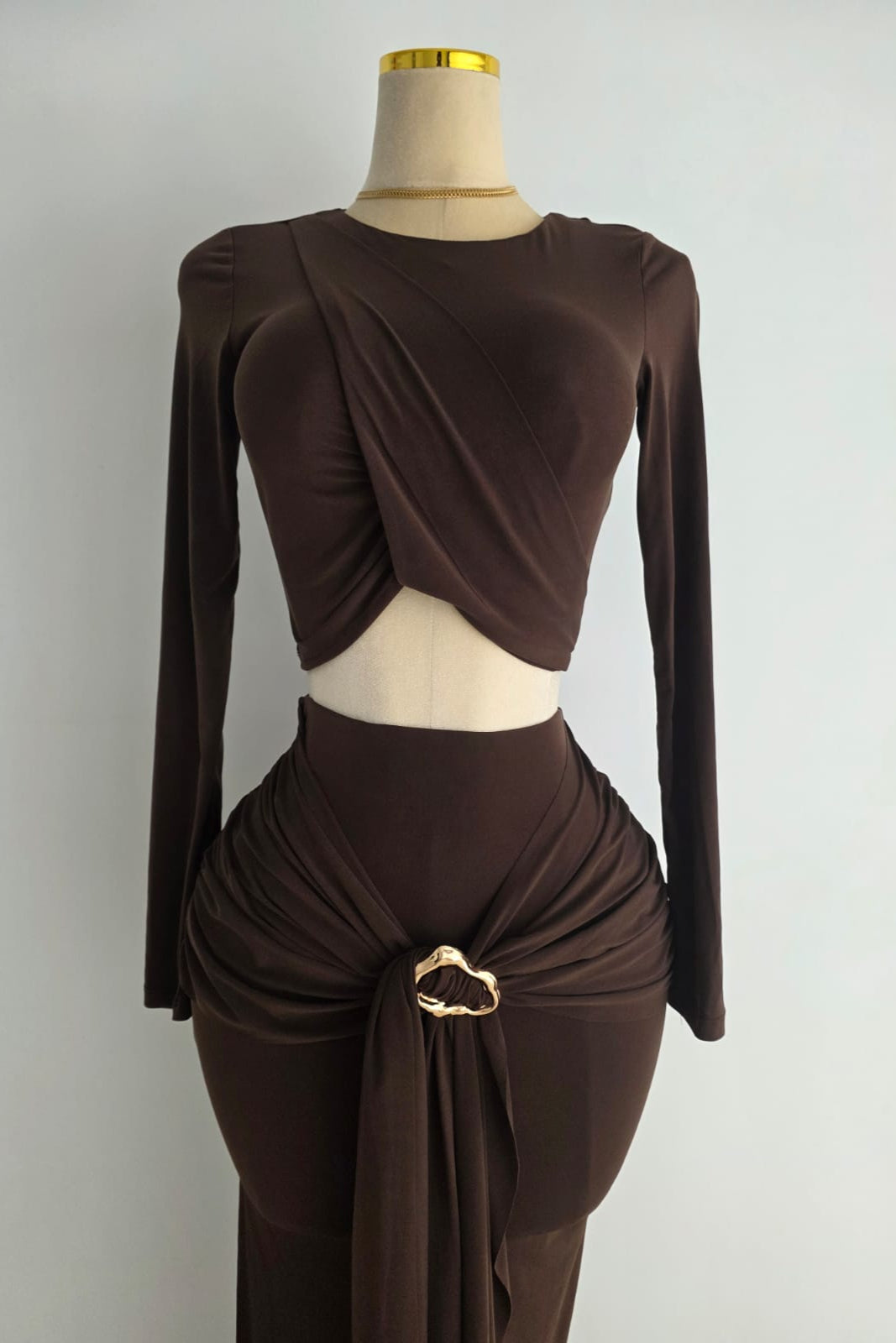 Conjunto dos piezas marrón chocolate